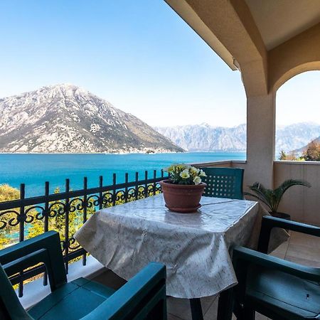 La Castagna Apartments Kotor Bagian luar foto