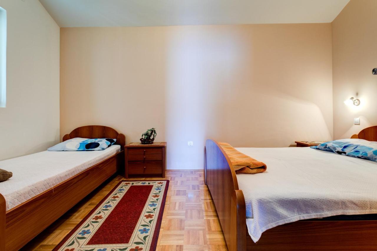 La Castagna Apartments Kotor Bagian luar foto