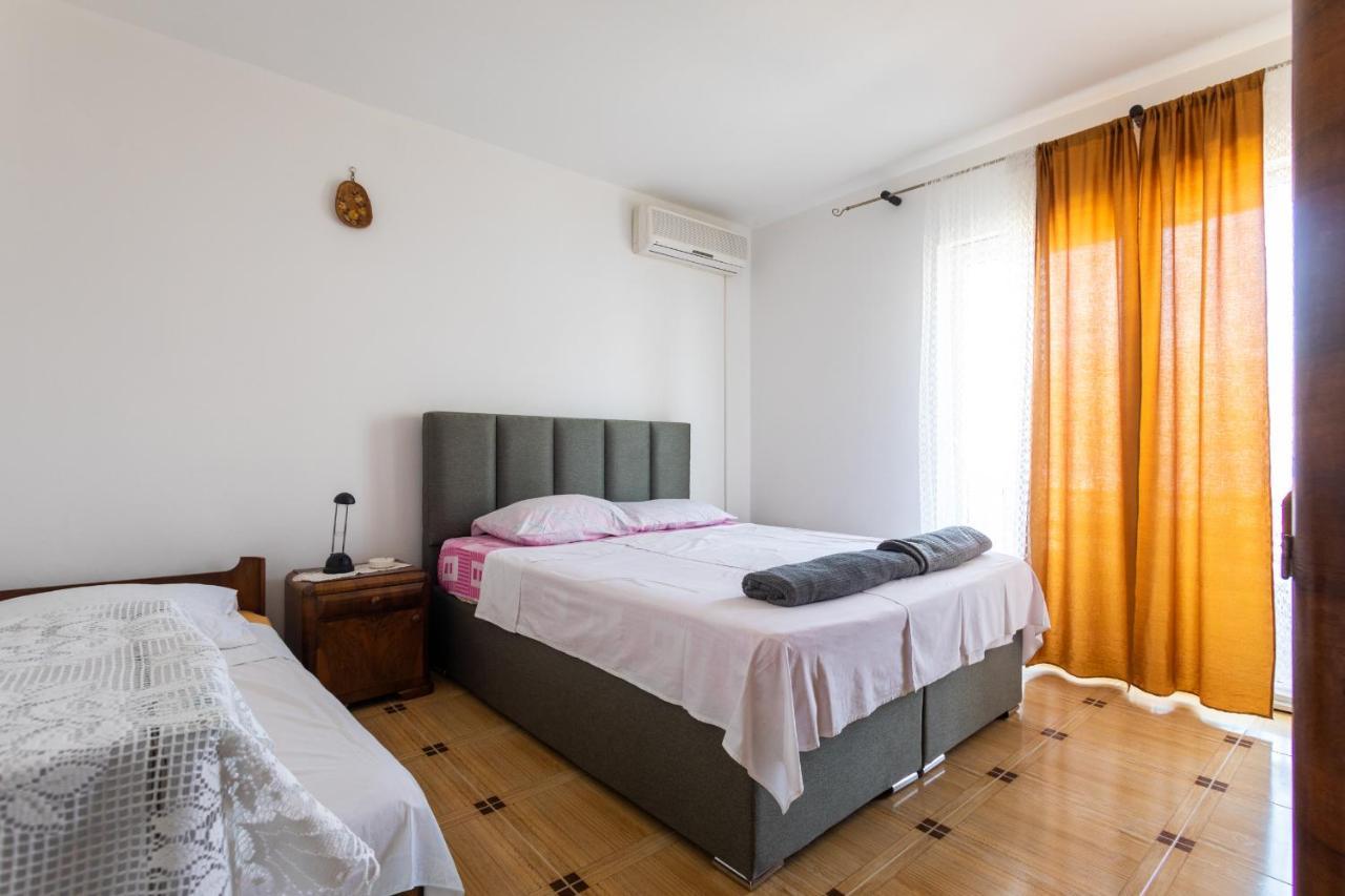 La Castagna Apartments Kotor Bagian luar foto