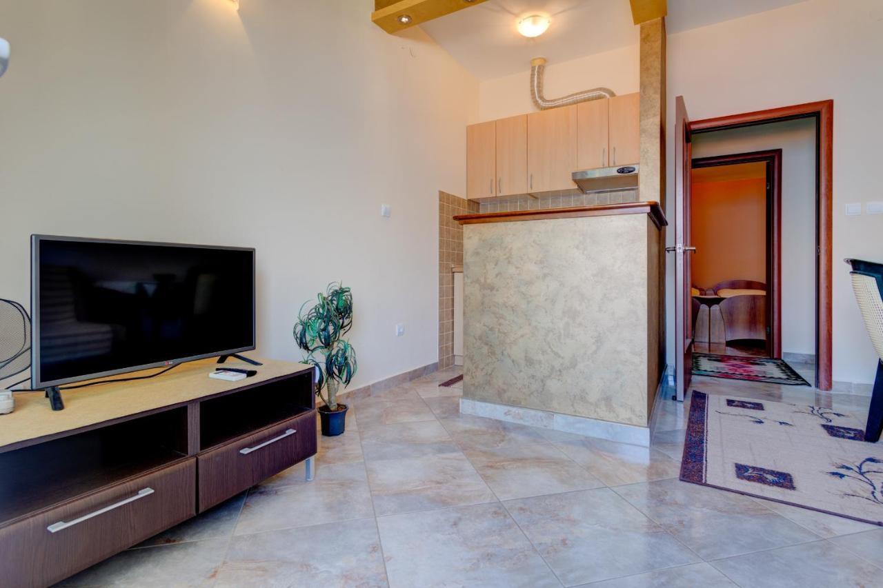 La Castagna Apartments Kotor Bagian luar foto