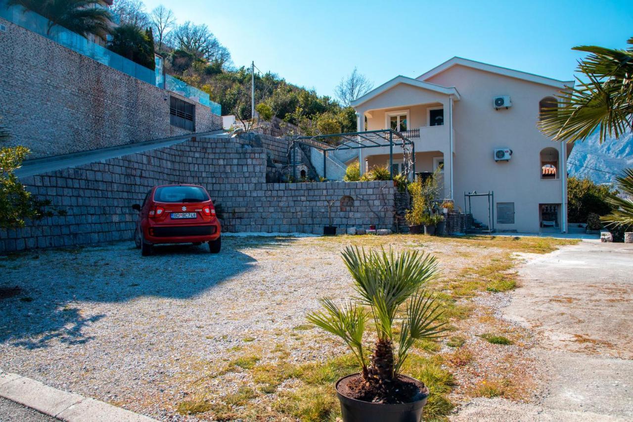 La Castagna Apartments Kotor Bagian luar foto